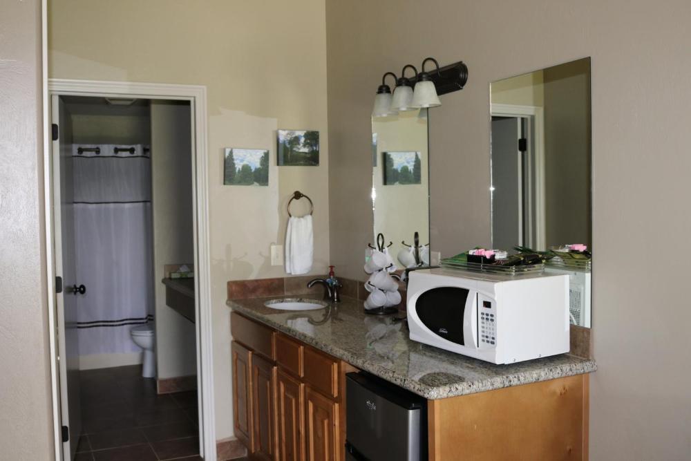 Standard Queen Room interior